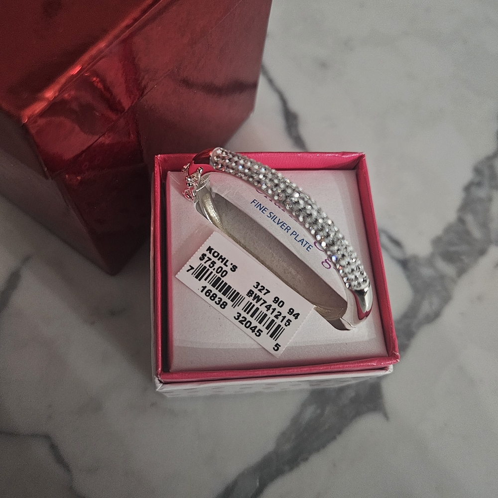 Elegant Silver-Plated Bracelet with Crystal Accents